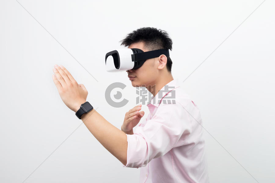 虚拟现实VR眼镜格斗造型图片素材免费下载