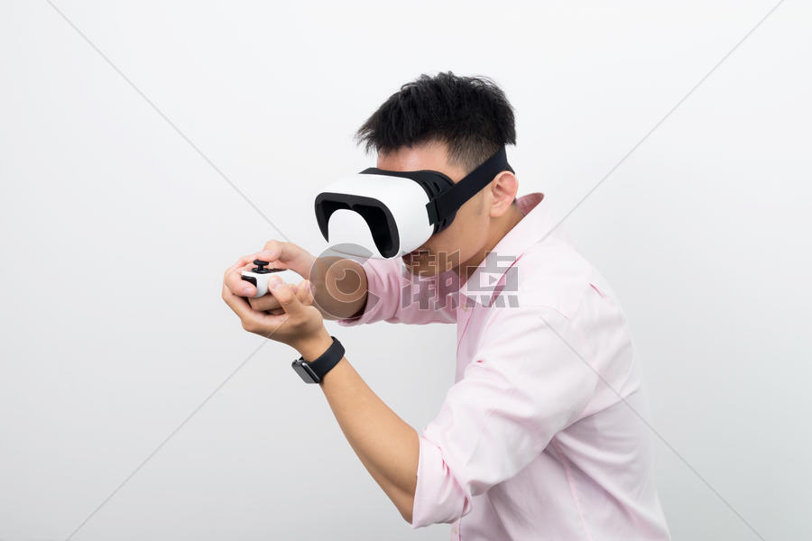 虚拟现实VR眼镜射击场景图片素材免费下载