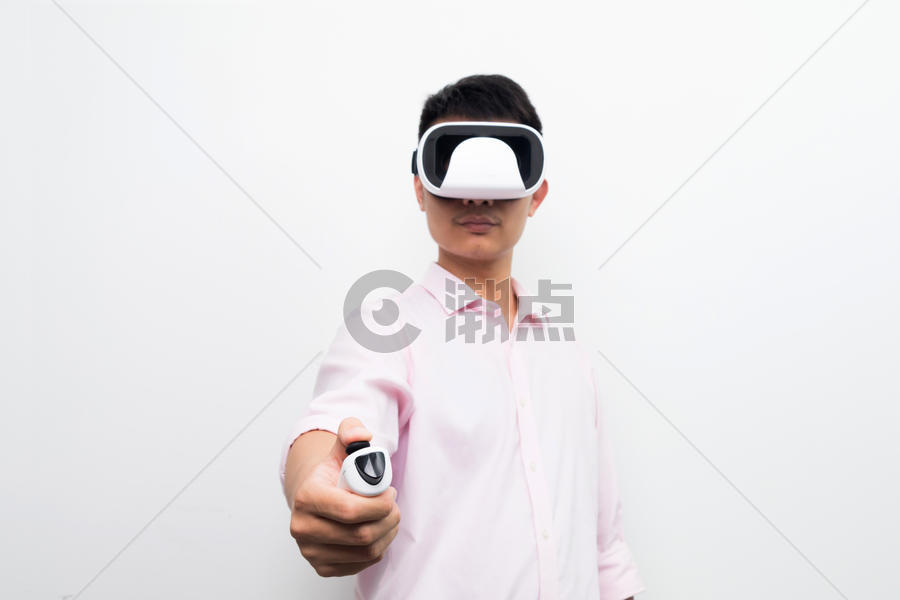 虚拟现实VR眼镜遥控操作图片素材免费下载