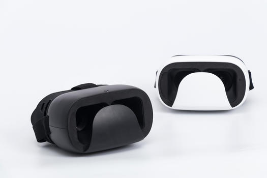 黑白两色VR眼镜白底摆拍图片素材免费下载