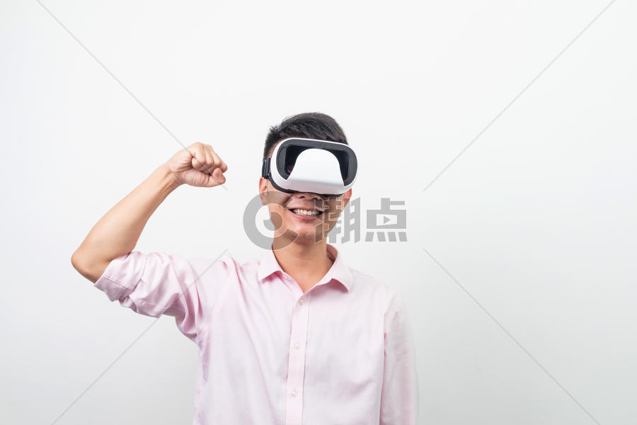 虚拟现实VR胜利欢呼图片素材免费下载