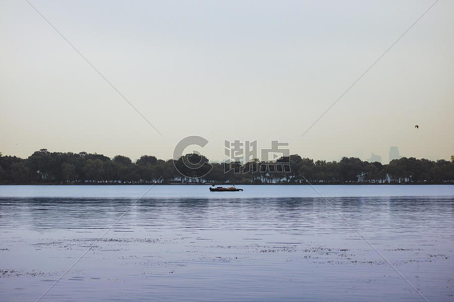 杭州西湖上的游船图片素材免费下载