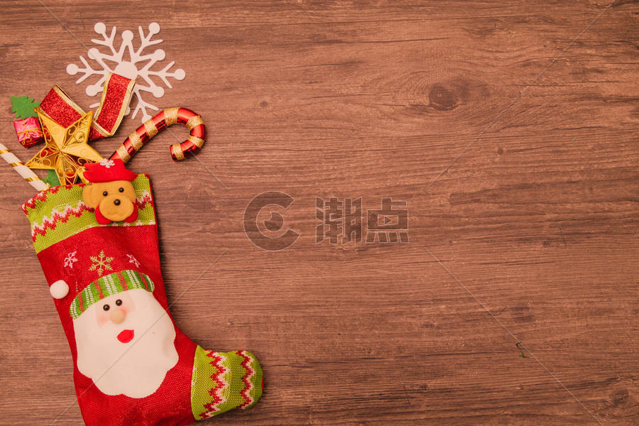 装满礼物的圣诞袜图片素材免费下载