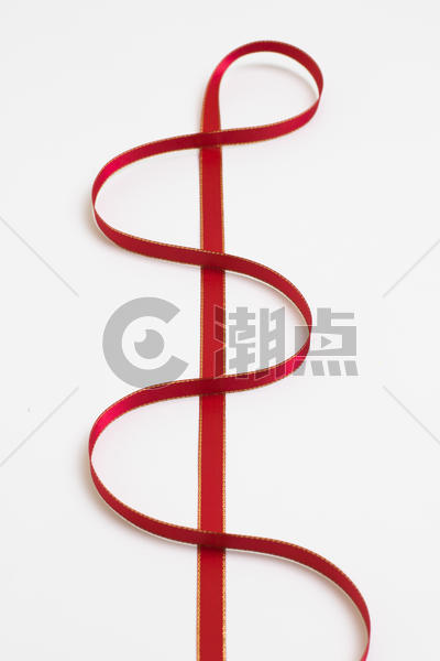 红色缎带的造型图片素材免费下载