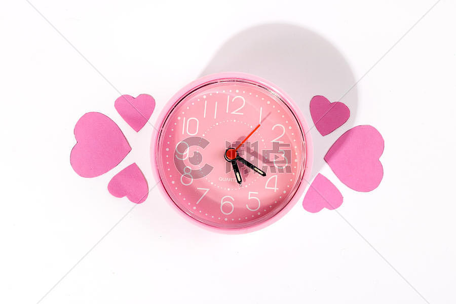 粉色闹钟和爱心图片素材免费下载