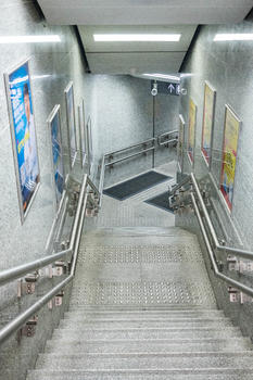 成都地铁楼梯图片素材免费下载