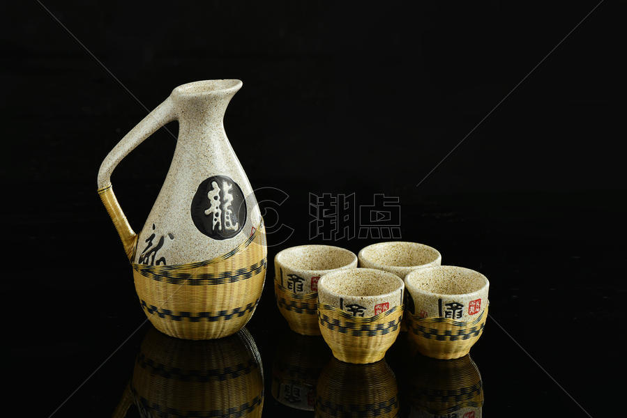古朴的陶瓷酒具五件套图片素材免费下载
