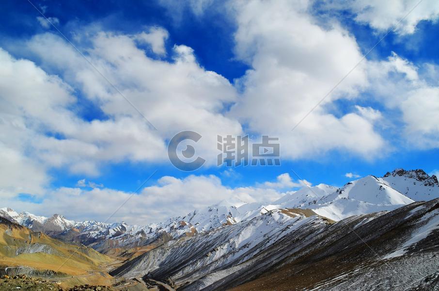 高原的蓝天白云图片素材免费下载