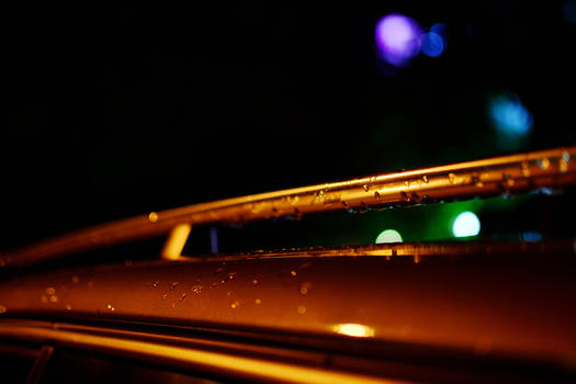 雨后汽车上的水珠图片素材免费下载
