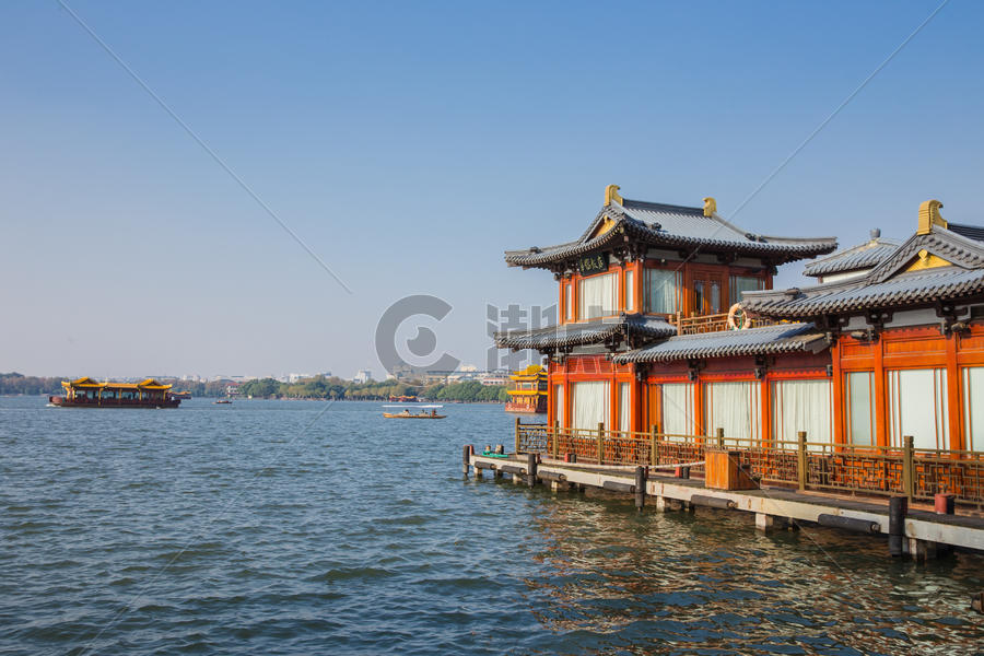杭州西湖湖面东方建筑图片素材免费下载