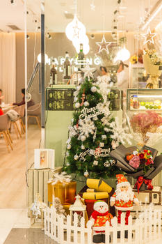 商场圣诞咖啡店装扮图片素材免费下载