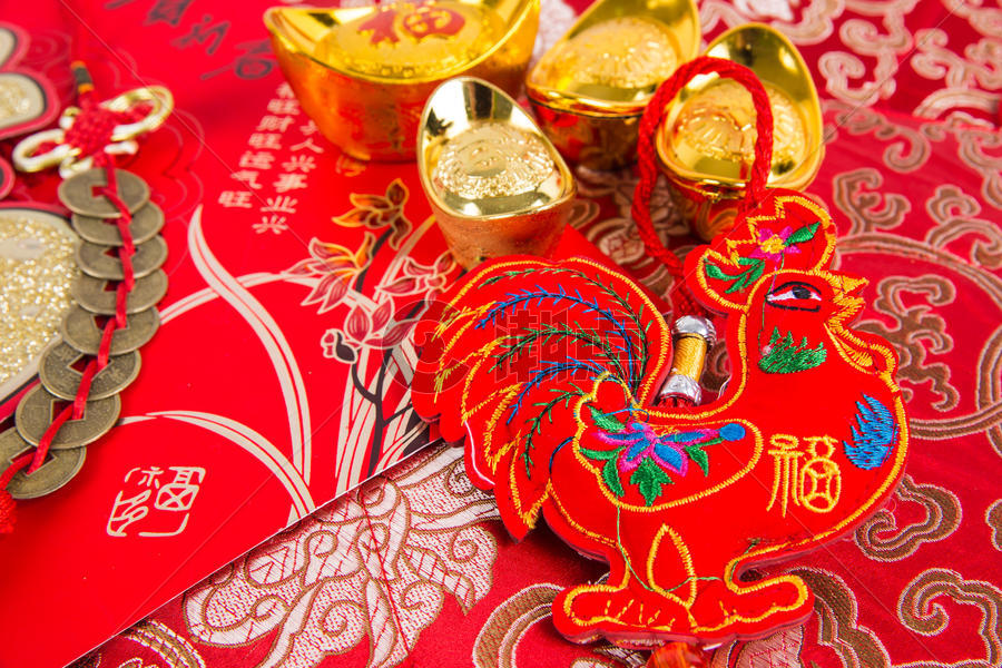 喜庆氛围春节鸡年挂饰图片素材免费下载