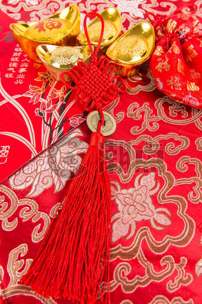 喜庆氛围春节装扮中国结图片素材免费下载