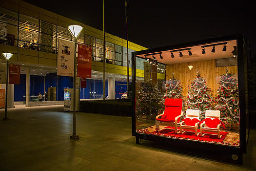 圣诞节商场橱窗装扮夜景图片素材免费下载