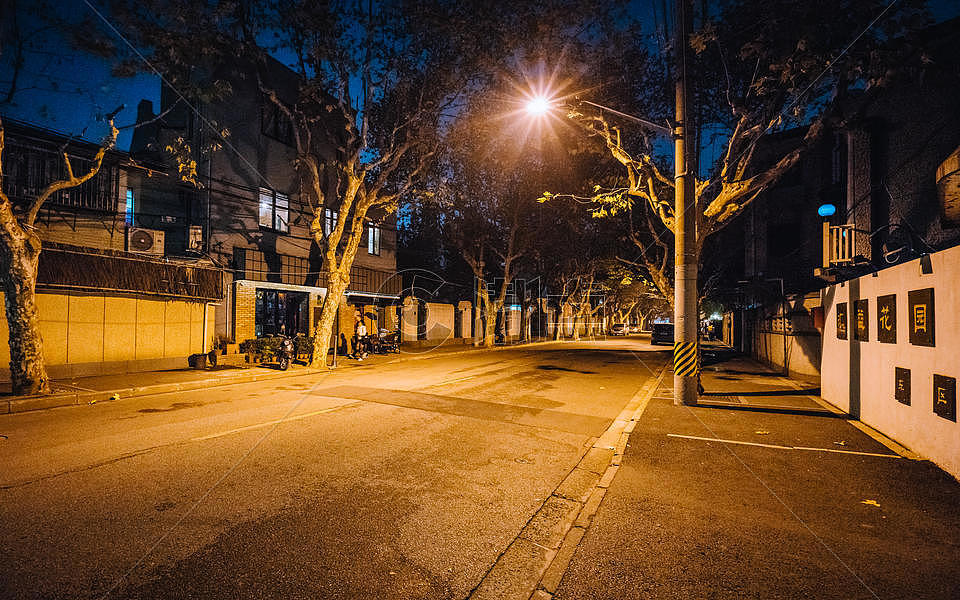 武康路街头夜景图片素材免费下载