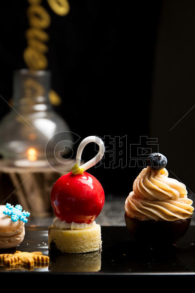 圣诞主题cupcake胶片风格美食摄影图片素材免费下载
