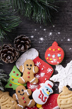 圣诞节日礼品姜饼人糖霜手工饼干图片素材免费下载