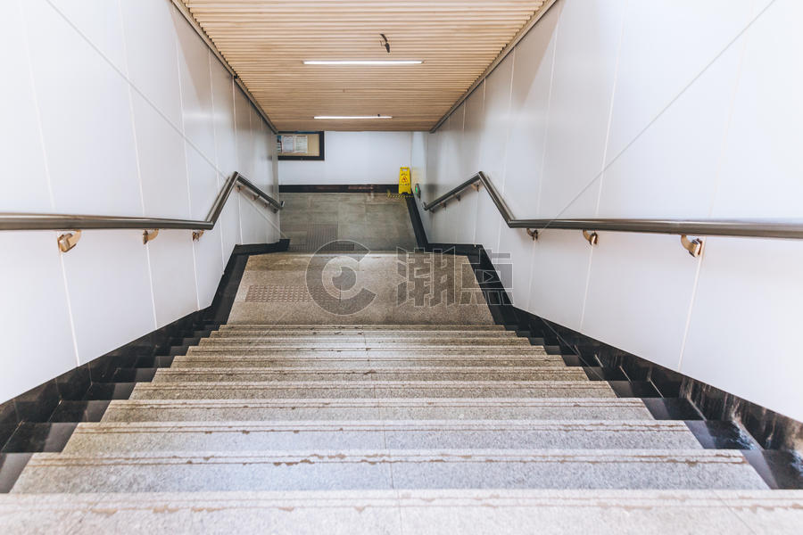 地铁站出口楼梯图片素材免费下载