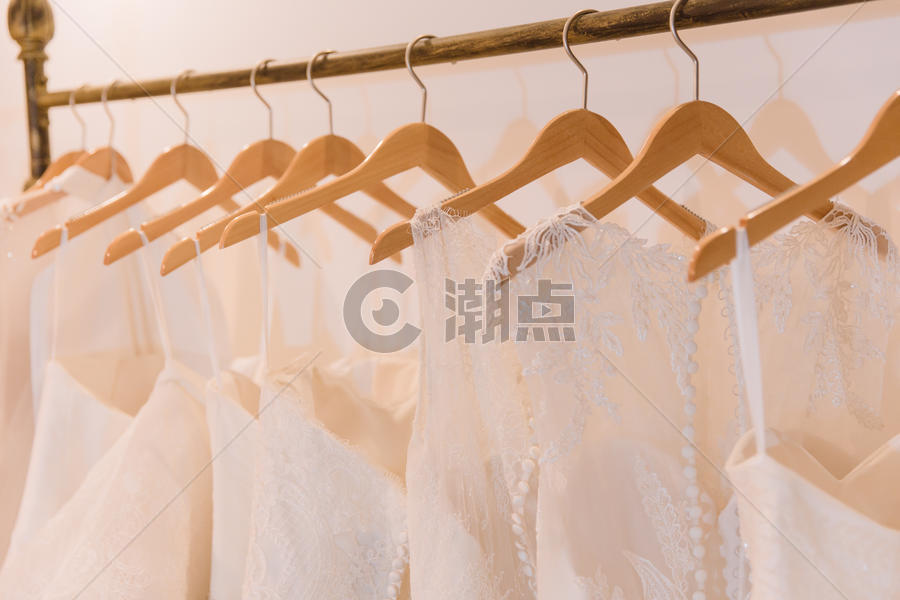 私人定制礼服设计婚纱图片素材免费下载
