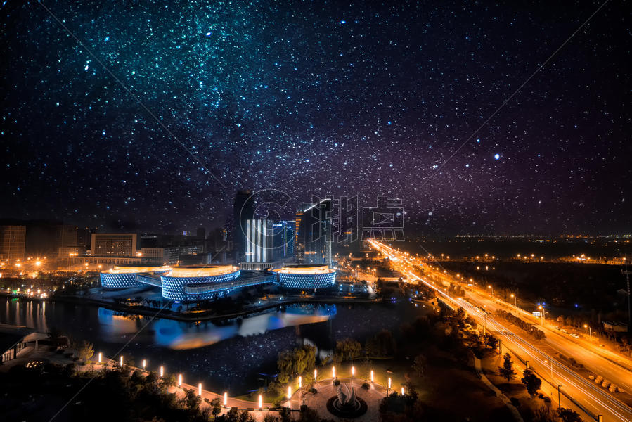 星空下的城市夜景图片素材免费下载