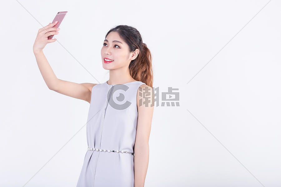 商务套裙女性手机自拍图片素材免费下载