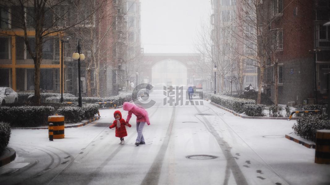 下雪的街道图片素材免费下载
