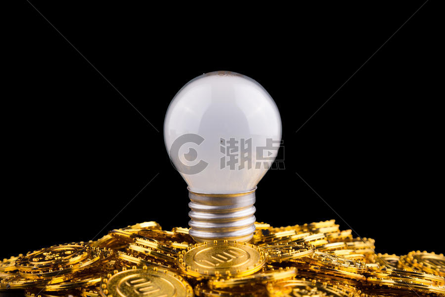 灯泡和金币图片素材免费下载