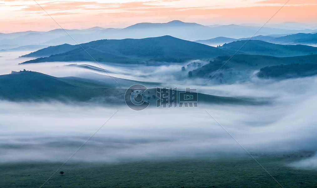云雾缭绕的仙境图片素材免费下载