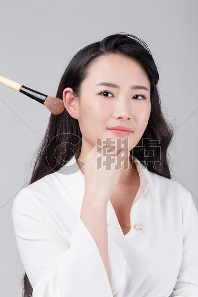职业女性化妆师大气形象照图片素材免费下载