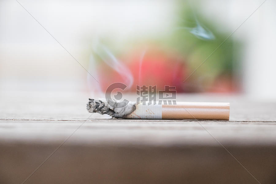 香烟特写图片素材免费下载