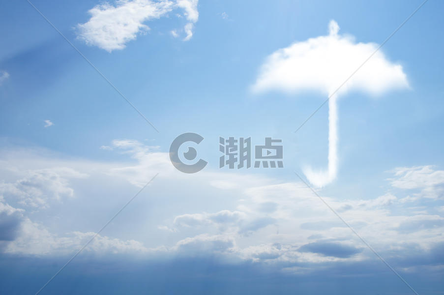 蓝色天空下的创意伞形云彩图片素材免费下载