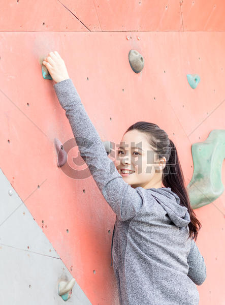 女性户外运动攀岩图片素材免费下载