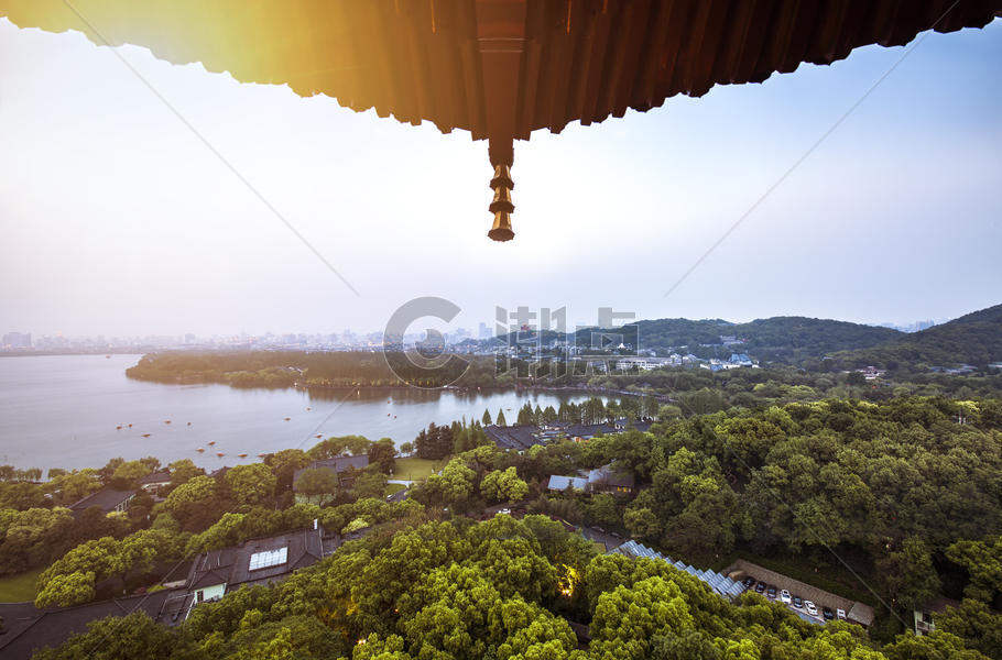 雷锋塔上眺望杭州西湖夕阳美景图片素材免费下载