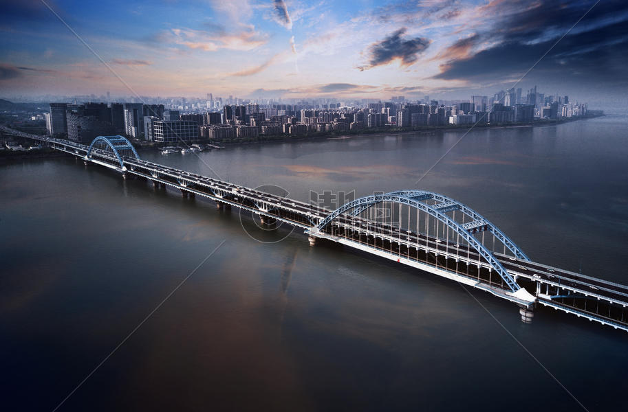 大桥与城市全景图片素材免费下载