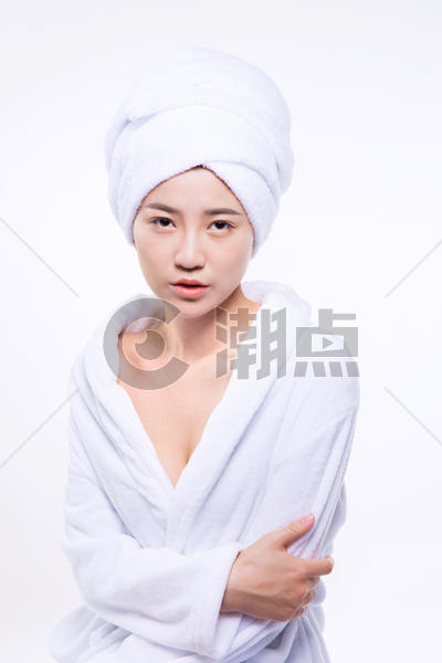 性感浴袍美女美容美肤形象图片素材免费下载