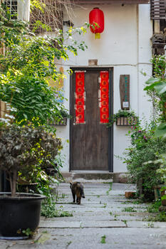 杭州小河直街上古朴的门图片素材免费下载