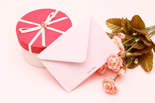 花与礼物盒图片素材免费下载
