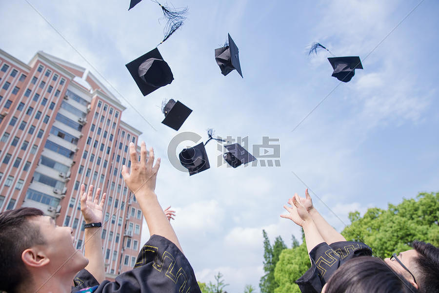 毕业季青春大学生们扔学士帽摄影图5472*3648图片素材免费下载-编号649267-潮点视频
