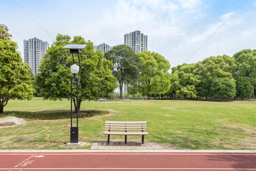 上海松江高校校园绿化及跑道图片素材免费下载