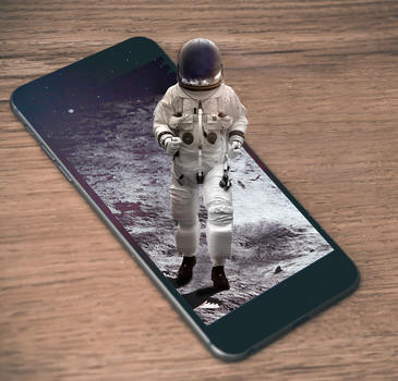 手机里的宇航员图片素材免费下载