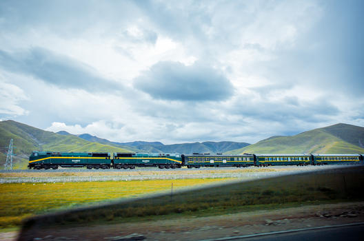 青藏铁路的天空图片素材免费下载