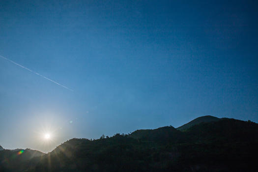 夜晚日落山脉风景图片素材免费下载