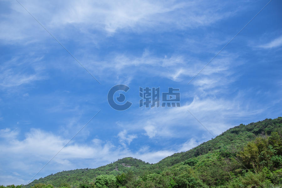 清新山脉蓝天白云风景图片素材免费下载
