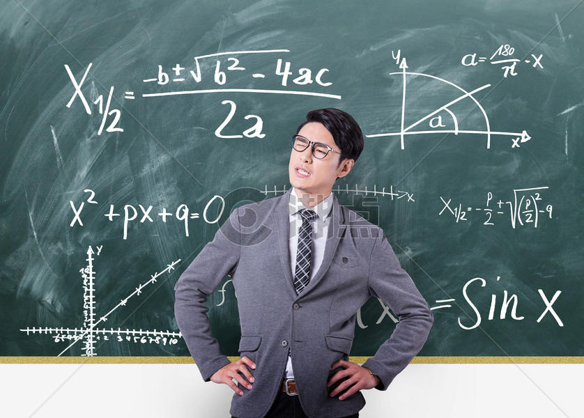站在黑板面前被数学难住的男士图片素材免费下载
