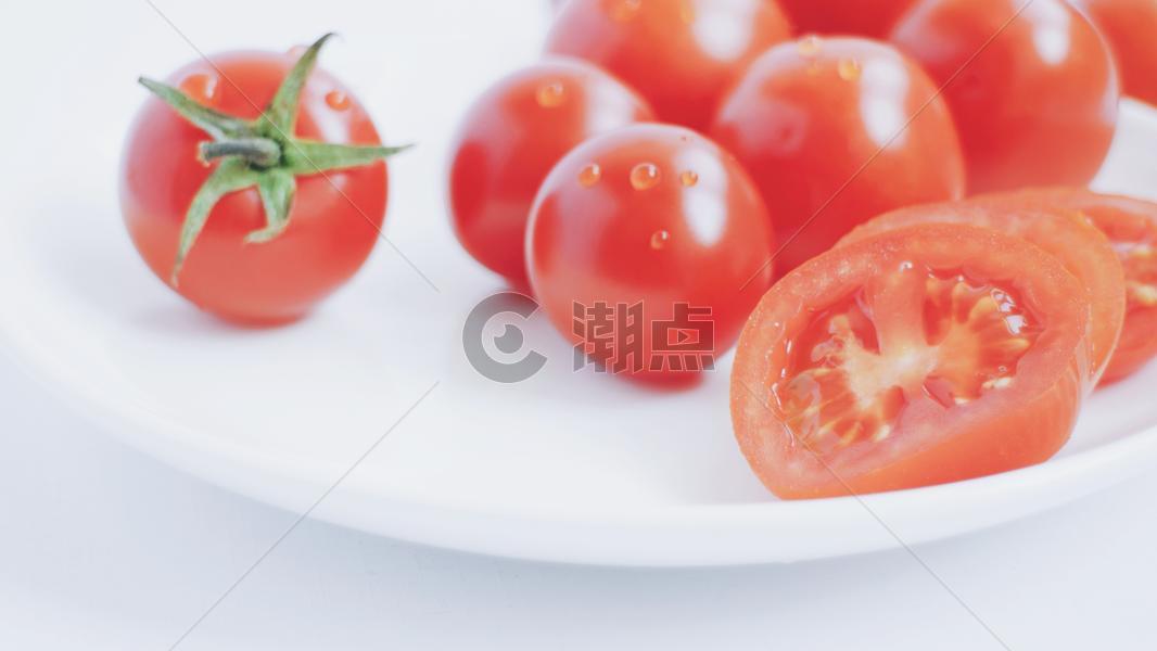 盘子上的小番茄图片素材免费下载
