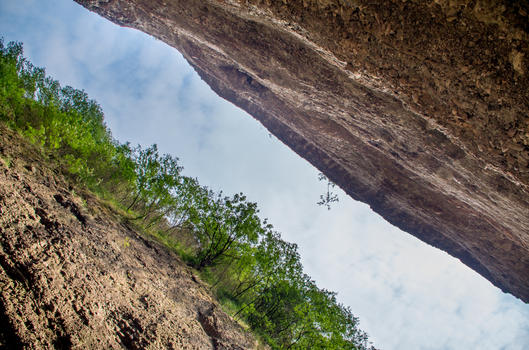 大裂谷的天空-一线天图片素材免费下载