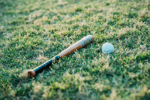 夕阳草地棒球图片素材免费下载