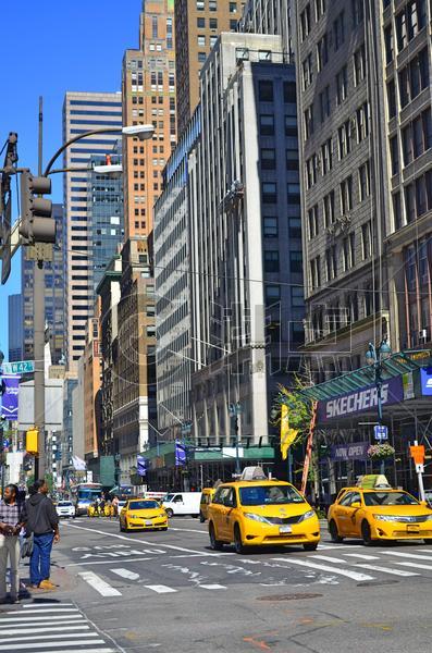 纽约城市街道和出租车图片素材免费下载