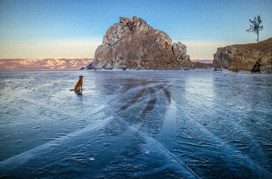 冰封的贝加尔湖图片素材免费下载