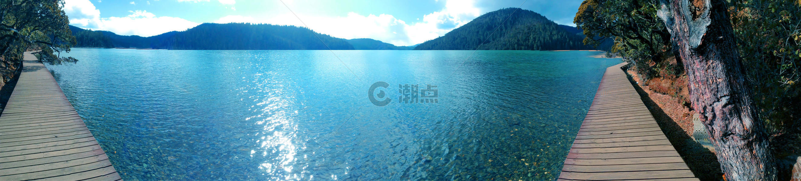 香格里拉普达措公园碧塔海湖泊美景图片素材免费下载
